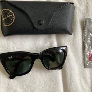 Ray-Ban Sunglasses - RB4178 - Black